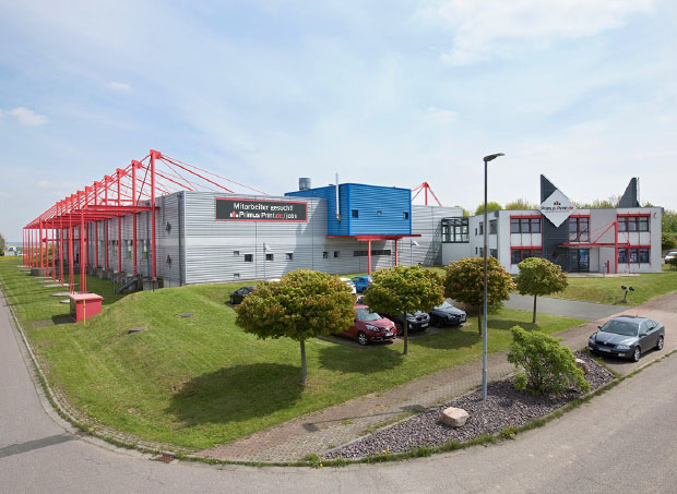die Produktionshalle von Primus-Print Außenansicht der Produktionshalle in Großschirma